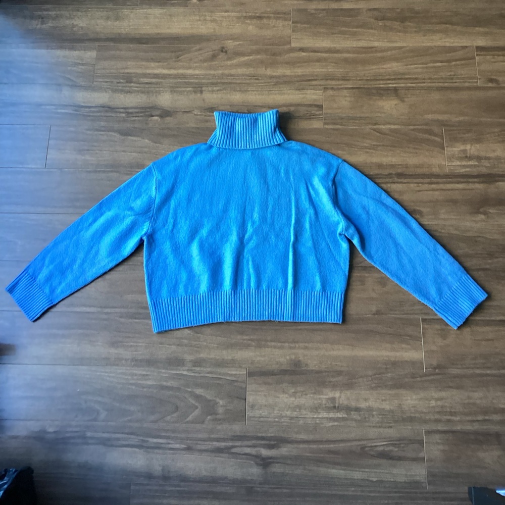 H&M Turtleneck - Picture 2 of 2